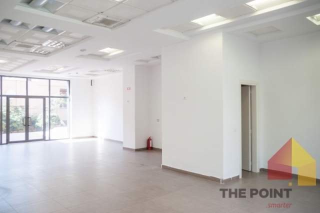 Tirane, jepet me qera zyre Kati 0, 100 m² 1.000 Euro (Rruga Tafaj)