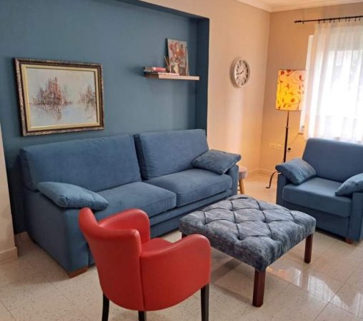 Tirane, jepet me qera apartament 1+1+BLK Kati 2, 67 m² 450 Euro (barrikada)
