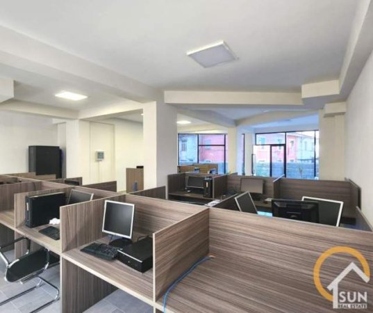 Shkoder, jepet me qera ambjent biznesi Kati 0, 180 m² 600 Euro (Parruce)