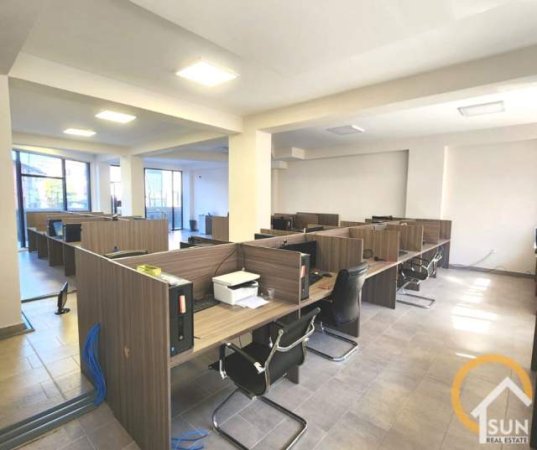 Shkoder, jepet me qera ambjent biznesi Kati 0, 180 m² 600 Euro (Parruce)