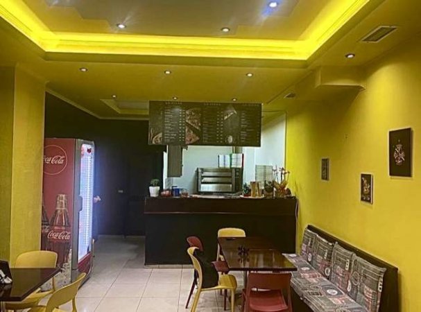 Tirane, jepet me qera dyqan Kati 0, 56 m² 400 Euro (Komuna e Parisit)