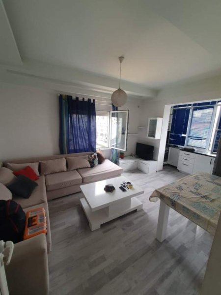 Tirane, jepet me qera apartament 2+1+BLK Kati 4, 63 m² 400 Euro (21 Dhjetori)
