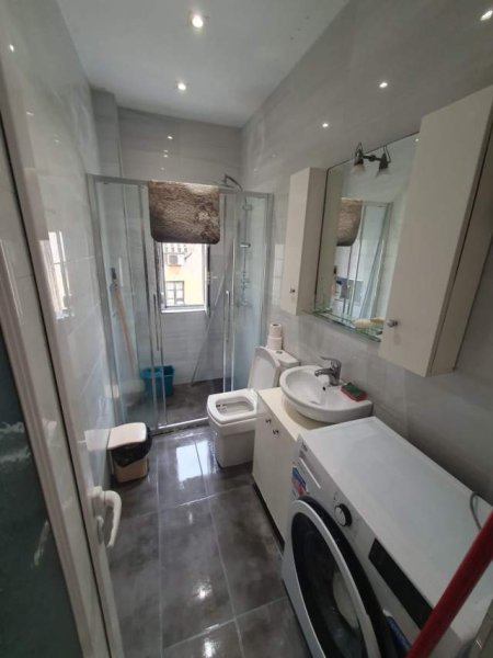 Tirane, jepet me qera apartament 2+1+BLK Kati 4, 63 m² 400 Euro (21 Dhjetori)