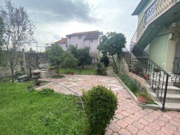 Tirane, shitet shtepi 2 Katshe Kati 2, 1.000 m² 165.000 Euro (Rruga Kastriotet)