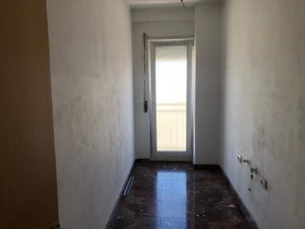 Tirane, jepet me qera apartament 4+1+BLK Kati 7, 200 m² 800 Euro (Rruga Artan Lenja)