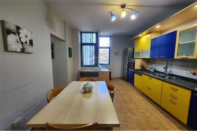 Tirane, jepet me qera apartament Kati 4, 90 m² 700 Euro (stadiumi air albania)