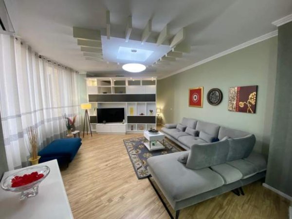 Tirane, jepet me qera apartament 1+1+BLK Kati 9, 76 m² 550 Euro (Selvia)