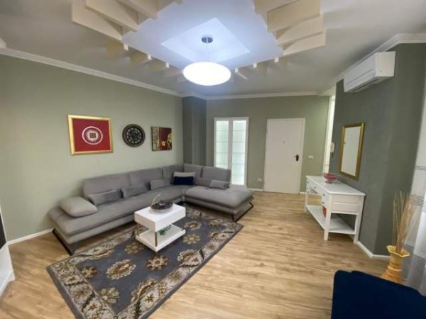 Tirane, jepet me qera apartament 1+1+BLK Kati 9, 76 m² 550 Euro (Selvia)
