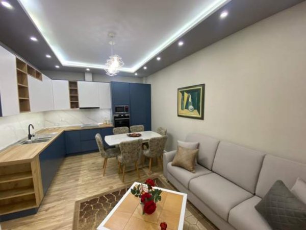 Tirane, jepet me qera apartament 1+1+BLK Kati 9, 76 m² 550 Euro (Selvia)
