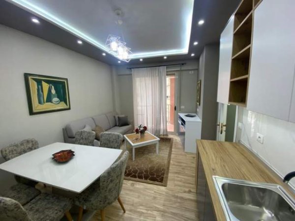 Tirane, jepet me qera apartament 1+1+BLK Kati 9, 76 m² 550 Euro (Selvia)