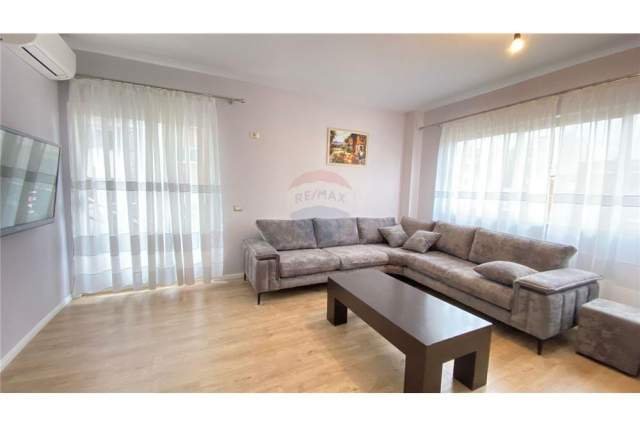 Tirane, jepet me qera apartament 1+1 Kati 4, 60 m² 450 Euro (Stacioni i Trenit)