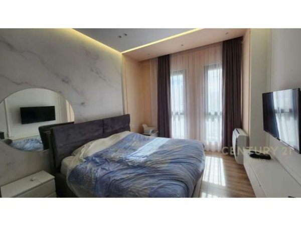 Tirane, jepet me qera apartament 2+1 Kati 7, 1.000 Euro
