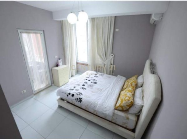 Tirane, shes apartament 2+1 Kati 2, 250.000  (kodra e diellit)