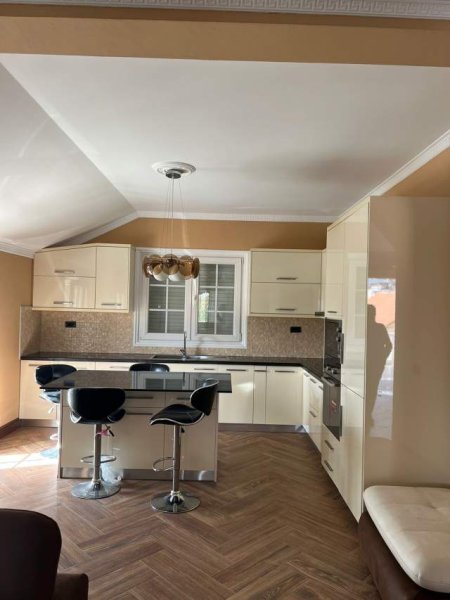 Tirane, jepet me qera 2+1+BLK Kati 3, 85 m² 650 Euro