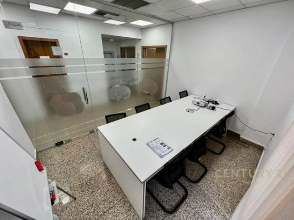 Tirane, jepet me qera ambjent biznesi Kati 1, 4.100 Euro (blloku)