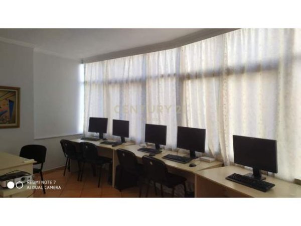 Tirane, jepet me qera apartament 1+1+BLK Kati 3, 80 m² 350 Euro (Ish Stacioni Trenit)
