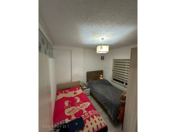 Tirane, jepet me qera apartament 2+1 Kati 7, 85 m² 550 € (YZBERISH!)