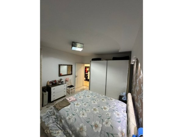 Tirane, jepet me qera apartament 2+1 Kati 7, 85 m² 550 € (YZBERISH!)
