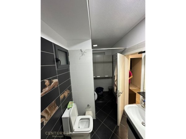 Tirane, jepet me qera apartament 2+1 Kati 7, 85 m² 550 € (YZBERISH!)