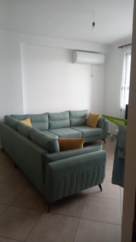 jepet me qera apartament 1+1  400 € (Kodra e Diellit)