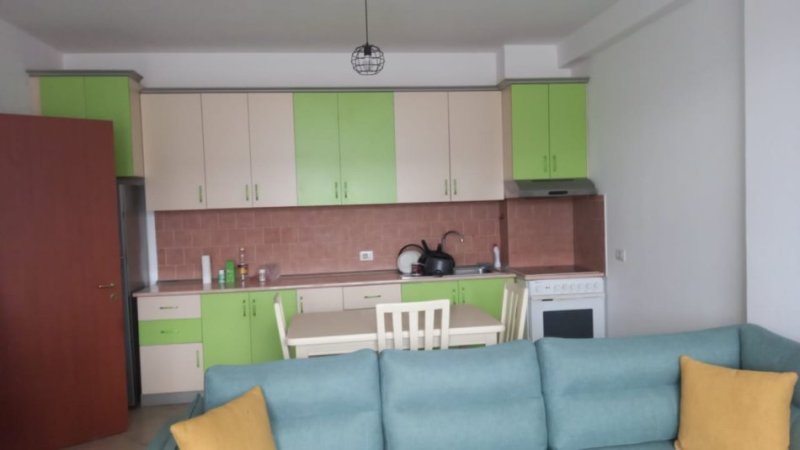 jepet me qera apartament 1+1  400 € (Kodra e Diellit)