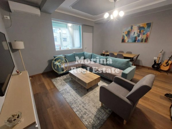 Tirane, jepet me qera Vile 2 Katshe , 210 m² 1.350 € (Shkolla e Baletit)