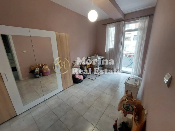 Tirane, jepet me qera Vile 2 Katshe , 210 m² 1.350 € (Shkolla e Baletit)