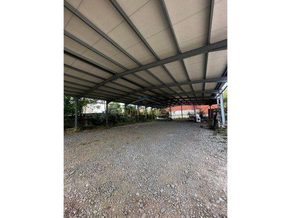 Tirane, jepet me qera magazine , 2.070 m² 2.000 € (Dogana)