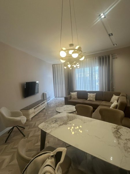 Tirane, jepet me qera apartament 2+1 Kati 7, 120 m² 1.200 € (JEPET ME QERA AP. 2+1+2 BANJO TEK 9-KATESHET NE QENDER TE TIRANES)