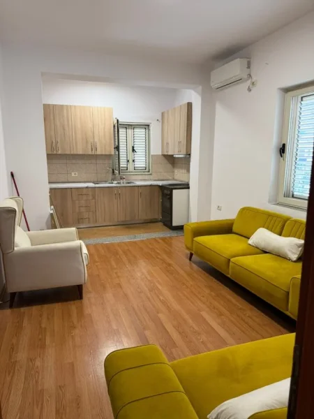 Tirane, jepet me qera apartament 2+1 Kati 2, 85 m² 500 € (21 dhjetori)
