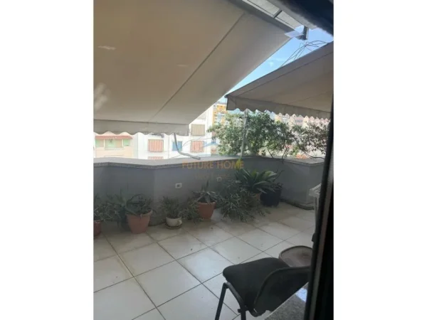 Tirane, jepet me qera apartament 1+1 Kati 5, 60 m² 450 € (Don Bosko)