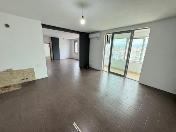 Tirane, jepet me qera zyre Kati 6, 116 m² 700 € (zogu i zi)