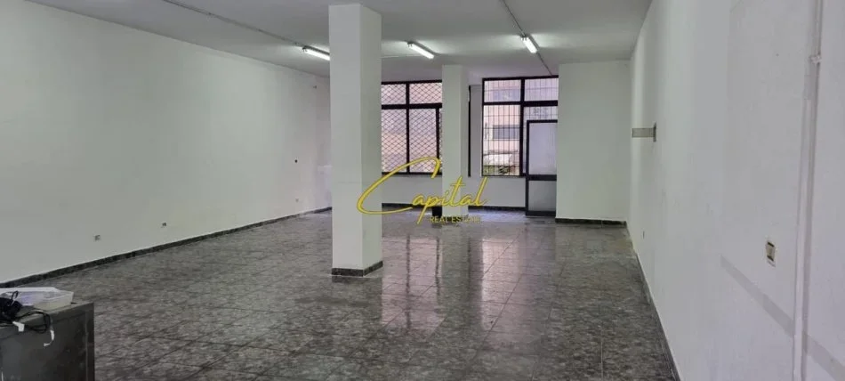 Tirane, jepet me qera dyqan Kati 0, 110 m² 1.000 € (BULEVARDI BAJRAM CURRI)