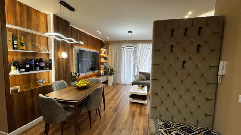 Tirane, shitet apartament 2+1+Ballkon Kati 3, 105 m² 215.000 € (Ish Fusha e Aviaciont)