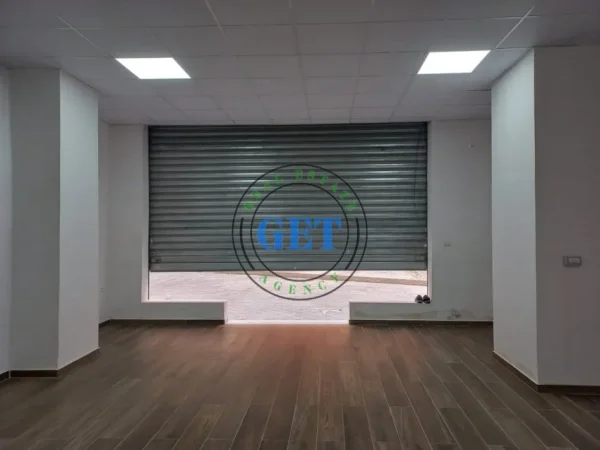 Durres, jepet me qera ambjent biznesi Kati 0, 67 m² 450 € (Ish Rajoni i Policis, Durres)