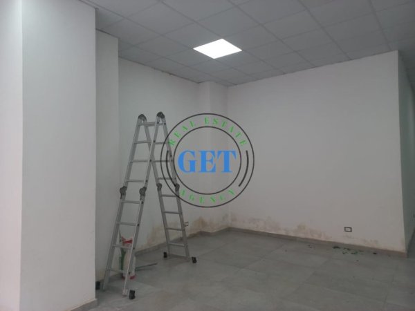 Durres, jap me qera ambjent biznesi Kati 0, 90 m² 600 € (Ish Rajoni i Policis, Durres)