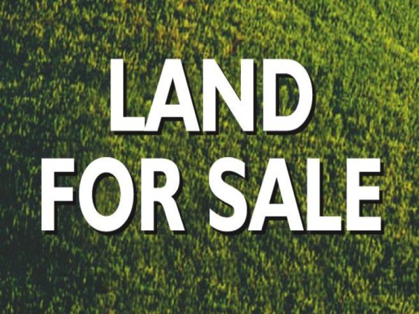 Tirane, shitet toke , 670 m² 90.000 € (Farke)