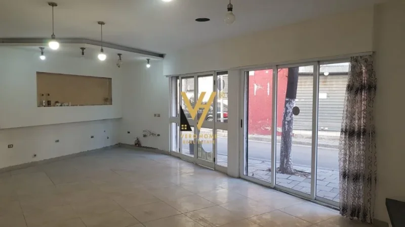 Tirane, jepet me qera dyqan Kati 0, 60 m² 500 € (ZOGU I ZI)