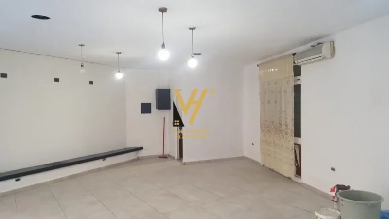 Tirane, jepet me qera dyqan Kati 0, 60 m² 500 € (ZOGU I ZI)