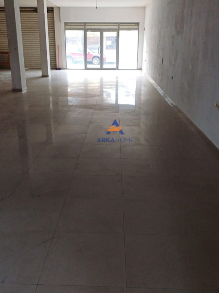 JEPET MAGAZINE ME QERA NE FUND TE BULEVARDIT TE RI 1000 EURO