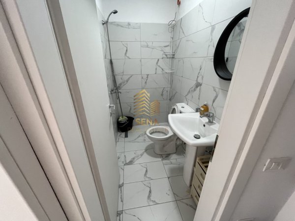 Tirane, jepet me qera apartament 1+1 Kati 7, 45 m² 420 € (Rruga Lluke Kacaj)