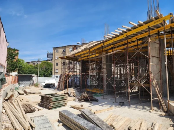 Tirane, shes apartament 2+1+Ballkon Kati 6, 107 m² (RRUGA MIHAL GRAMENO)