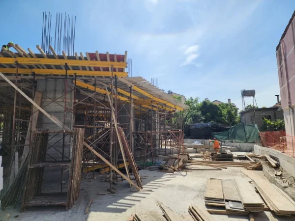 Tirane, shes apartament 2+1+Ballkon Kati 6, 107 m² (RRUGA MIHAL GRAMENO)