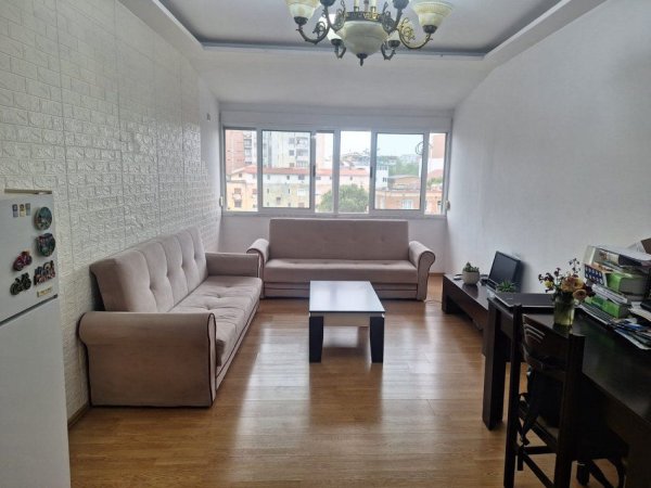 Tirane, jepet me qera apartament 2+1+Ballkon Kati 6, 68 m² 380 € (RRUGA E DIBRES)