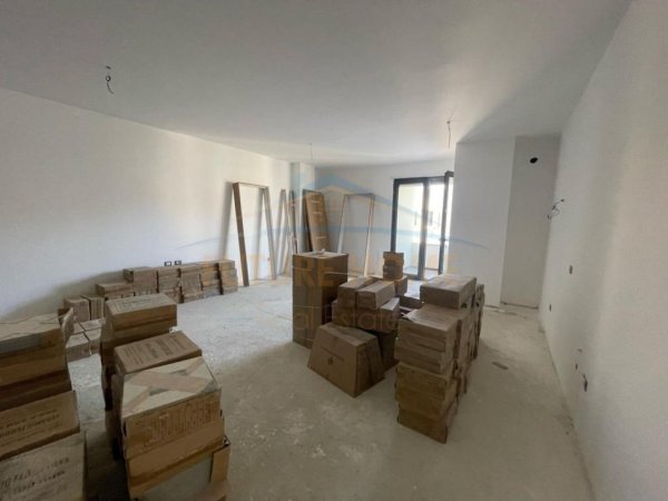 Durres, shitet apartament 2+1+Aneks+Ballkon Kati 5, 131 m² 300.000 € (Vollga, Durres)