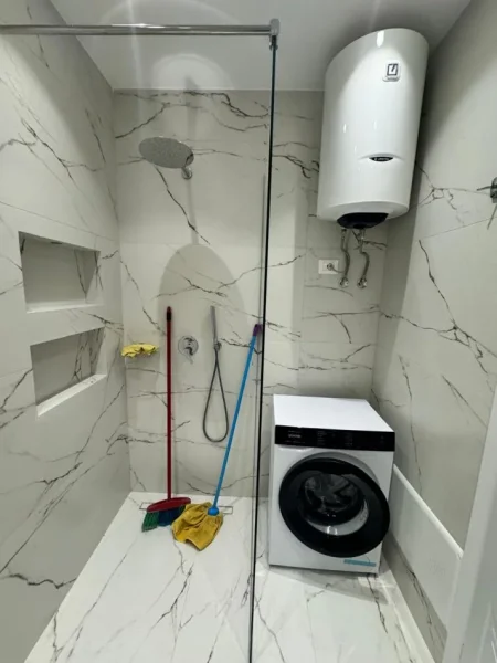 Tirane, jepet me qera apartament 2+1+Ballkon Kati 2, 85 m² 700 € (SELITE)