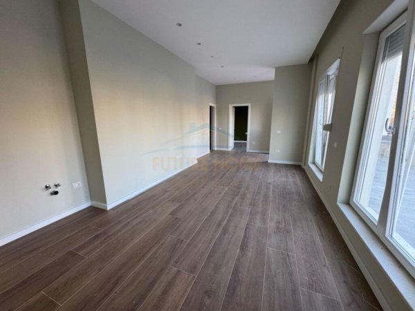 Tirane, shitet apartament 1+1+Ballkon Kati 0, 102 m² 125.000 € (Kopshti Zoologjik)