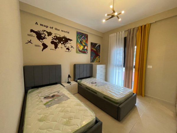Tirane, jepet me qera apartament 2+1+Ballkon Kati 6, 154 m² 1.000 € (Kodra e Diellit)