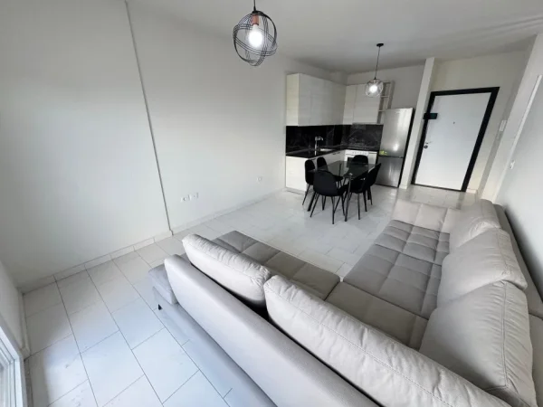 Tirane, jepet me qera apartament 1+1 Kati 10, 70 m² 450 € (kompleksi golden park)