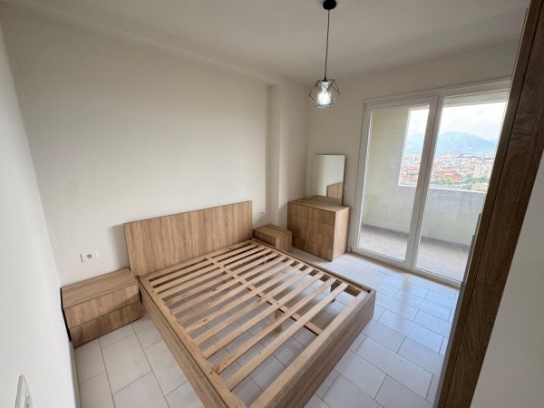 Tirane, jepet me qera apartament 1+1 Kati 10, 70 m² 450 € (kompleksi golden park)